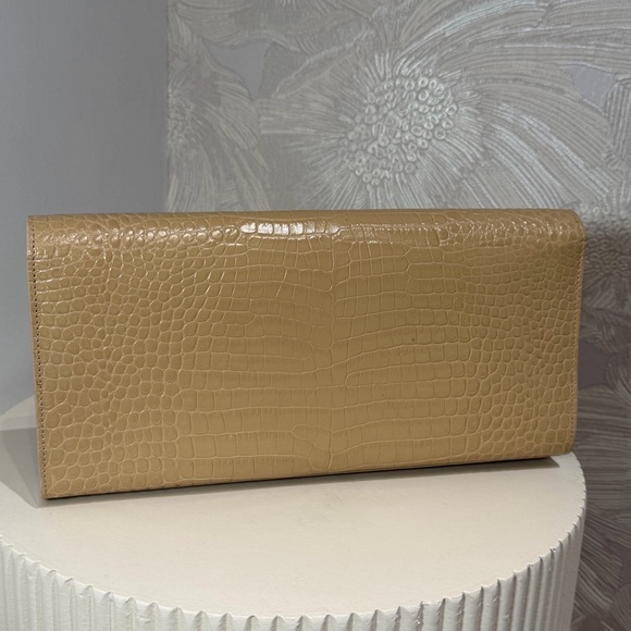 Yves Saint Laurent Beige Crocodile Embossed Clutch - Picture 4 of 6